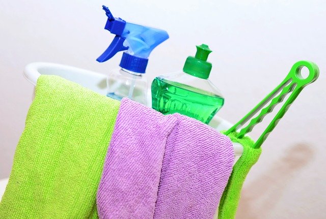 basket with cleaning supplies_42 moving tips_moving locally or internationally_my life in germany_hkwomanabroad